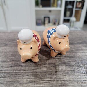 Grasslands Road Pig Chefs Shakers Set
